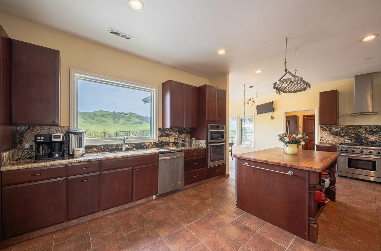 383 Corral De Tierra Road Salinas, CA 93908 - Photo 17 of 78