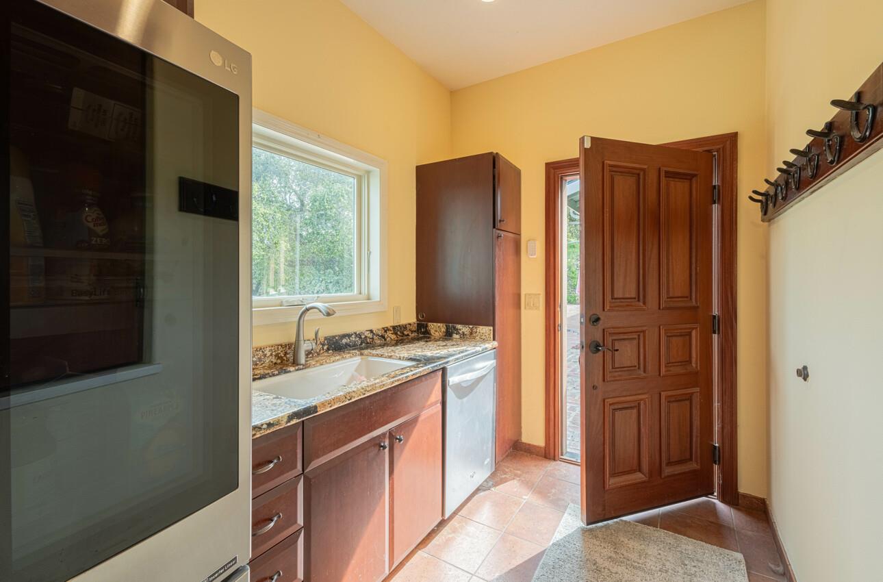 383 Corral De Tierra Road Salinas, CA 93908 - Photo 20 of 78