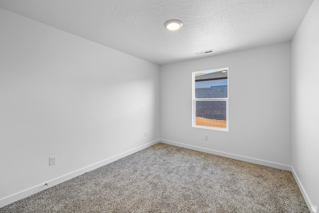 1597 South Fins Road, Unit 4177 Washington, UT 84780 - Photo 13 of 33 Neutral-toned interior featuring recessed lighting and a window with a white frame