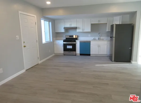 $2,400 | 1246 West 144th Street, Unit 5, Gardena, CA 90247