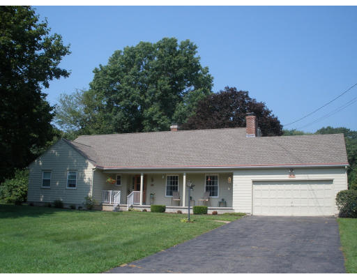 27 Primrose Path Hatfield, MA 01038 - Photo 1 of 18 Gallery Image 1