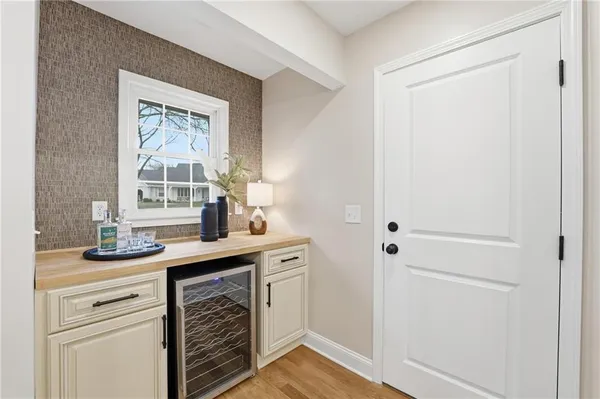 $889,000 | 12614 Ensley Lane, Leawood, KS 66209