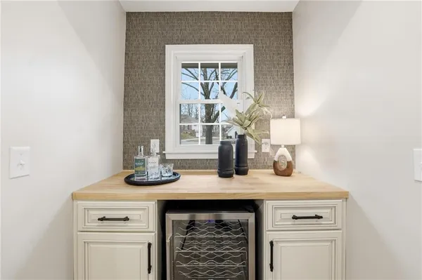 $889,000 | 12614 Ensley Lane, Leawood, KS 66209