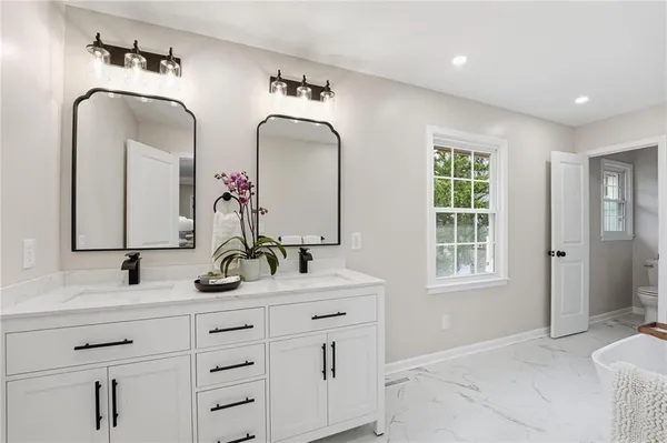 $889,000 | 12614 Ensley Lane, Leawood, KS 66209