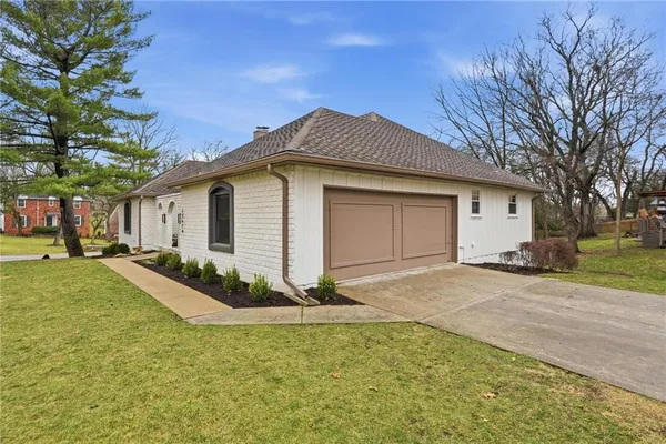 $889,000 | 12614 Ensley Lane, Leawood, KS 66209