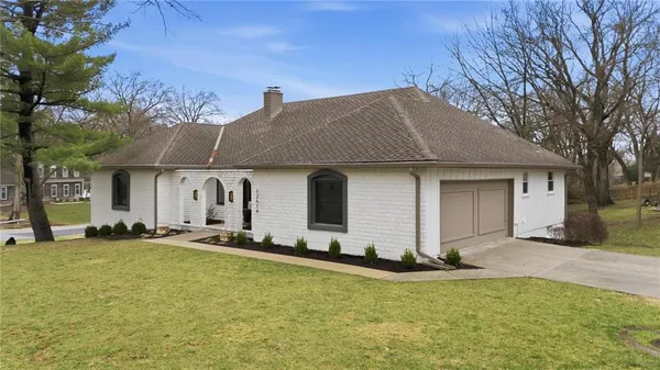 $889,000 | 12614 Ensley Lane, Leawood, KS 66209