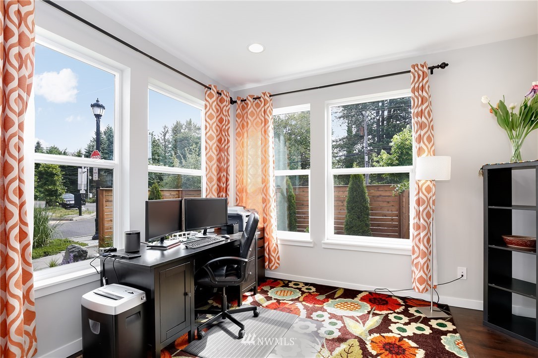 11515 Southeast 186th Place Renton, WA 98055 - Photo 5 of 25 Gallery Image 5