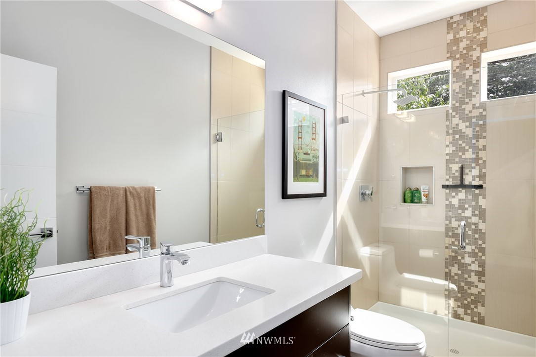 11515 Southeast 186th Place Renton, WA 98055 - Photo 6 of 25 Gallery Image 6