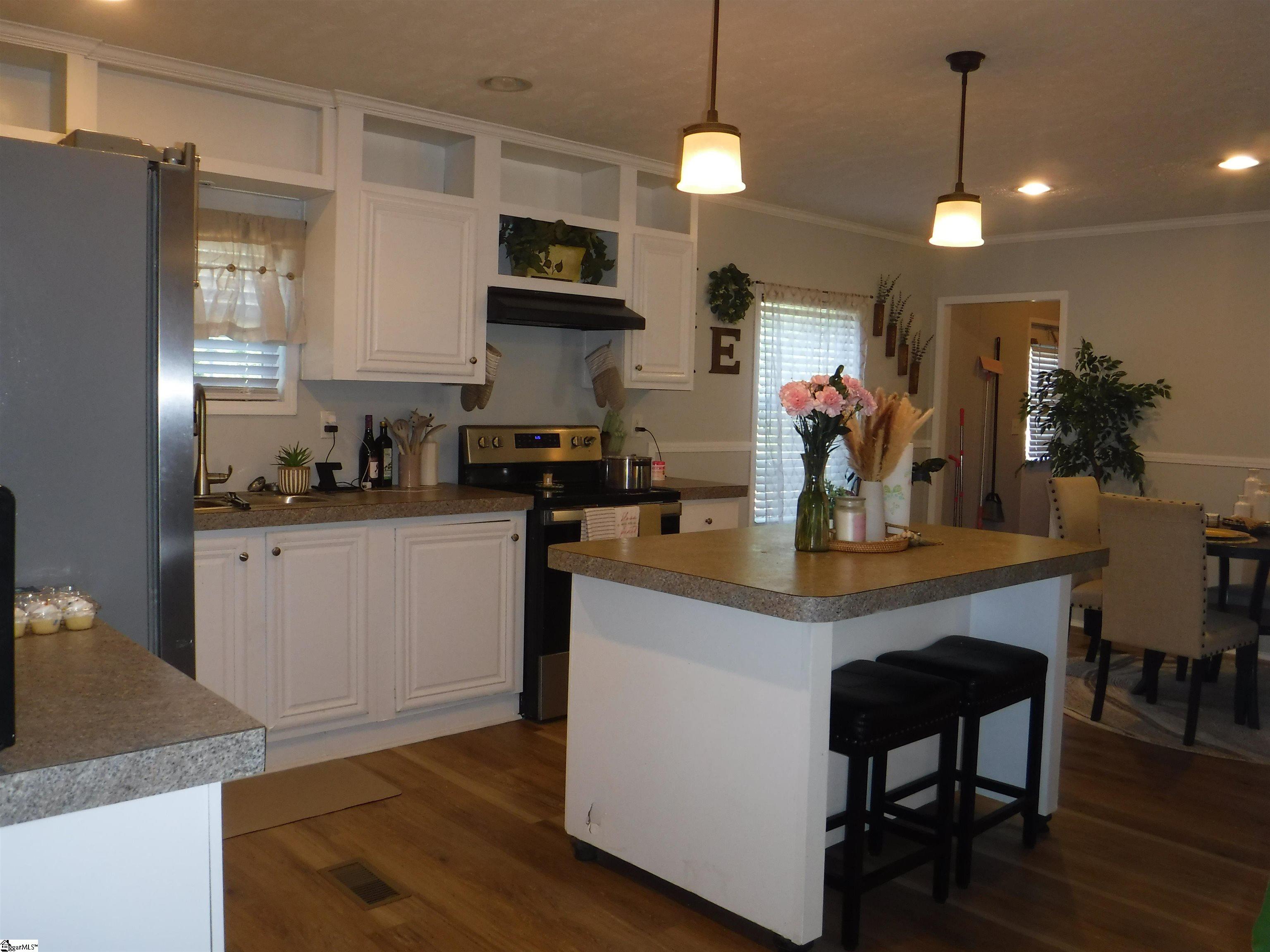 175 Madison Avenue Wellford, SC 29365 - Photo 2 of 26