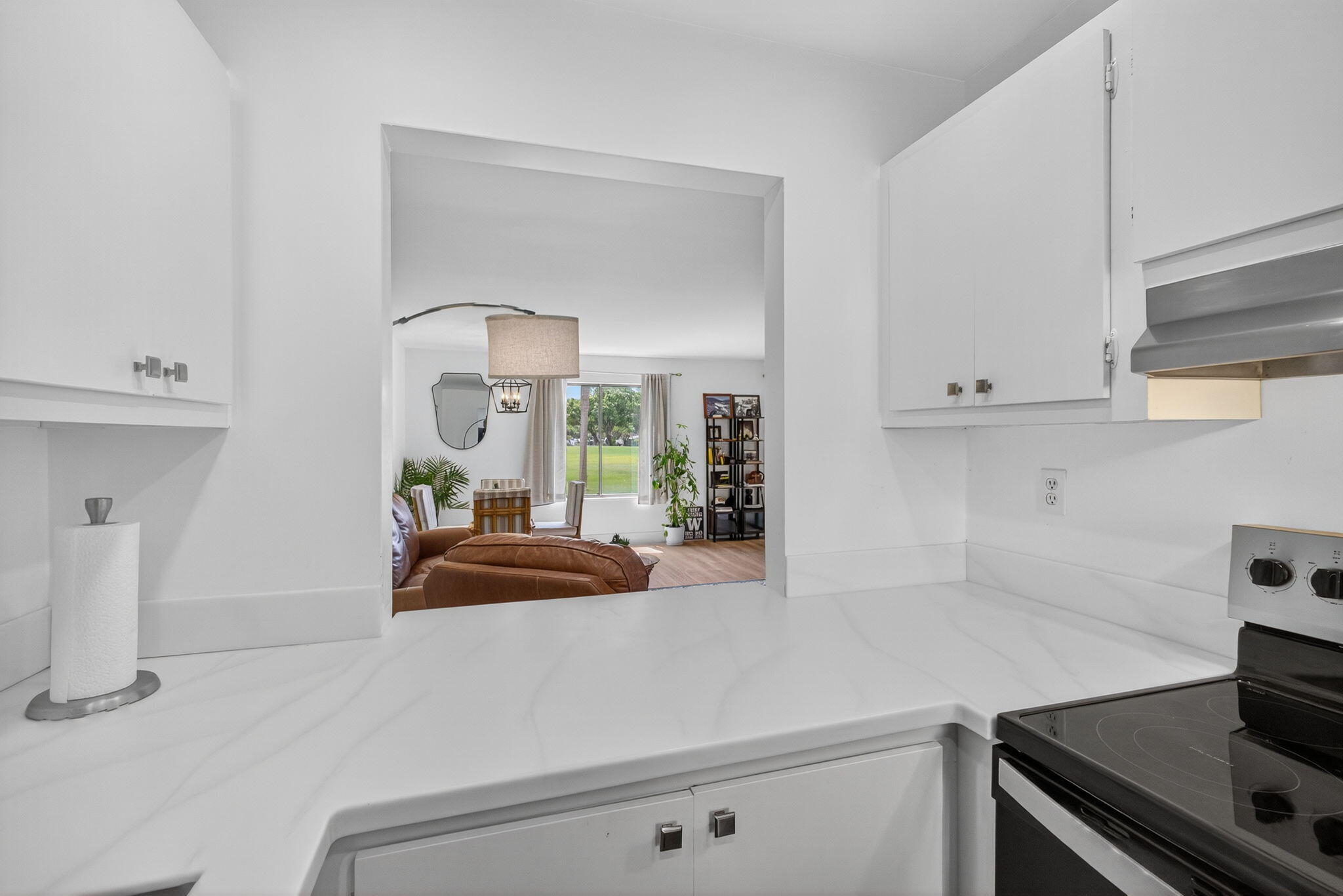 5335 Southeast Miles Grant Road, Unit 102 Stuart, FL 34997 - Photo 13 of 38 17-web-or-mls-5D1A9179