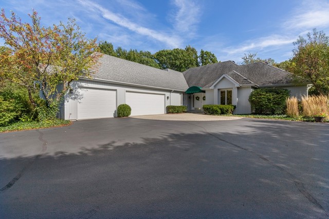 26245 North St Marys Road Libertyville, IL 60048 - Photo 1 of 12
