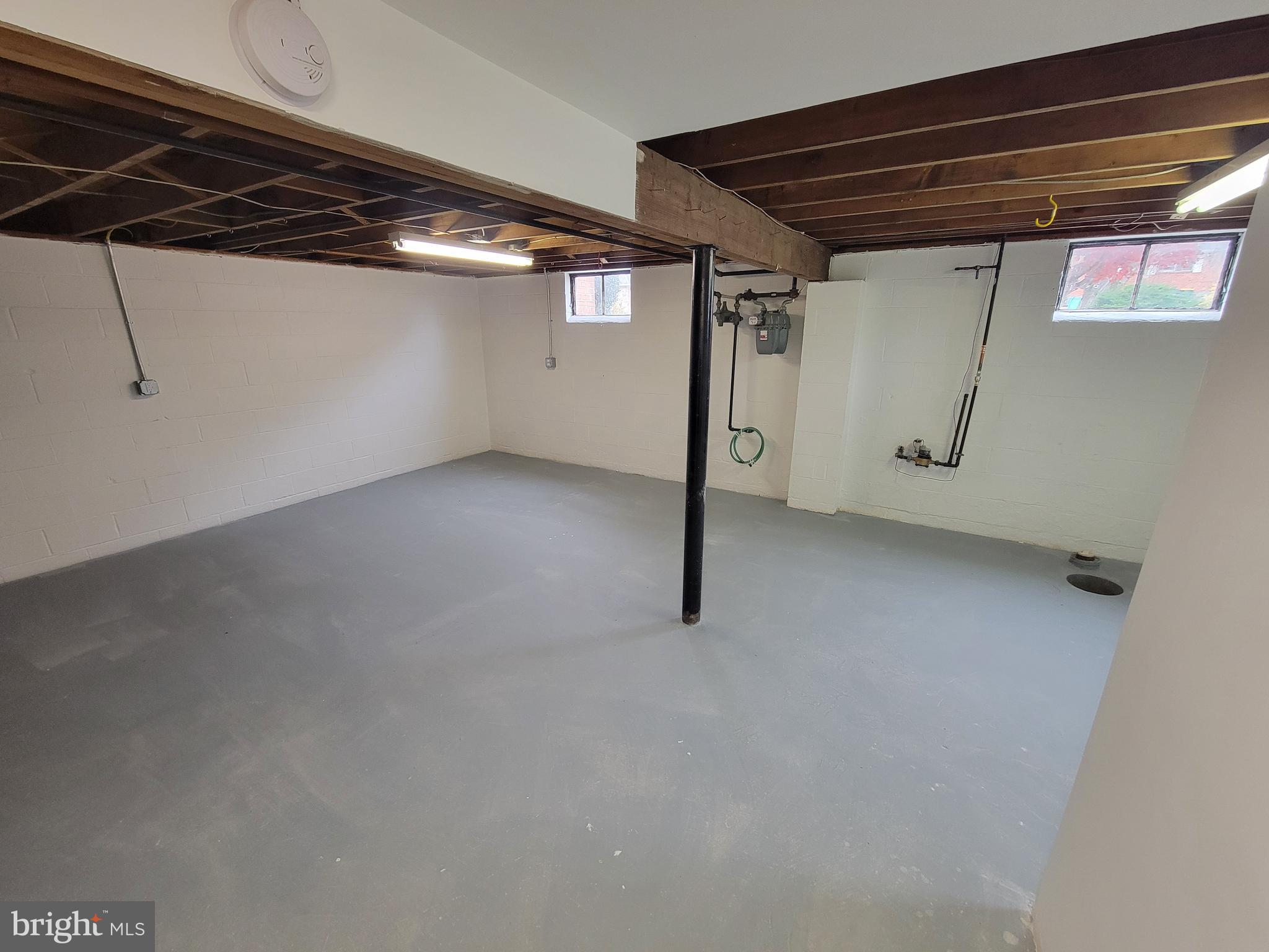 2207 East Huntington Drive Wilmington, DE 19808 - Photo 8 of 8 a view of an empty room