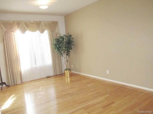 1625 Mackwood Road Rochester Hills, MI 48307 - Photo 6 of 40