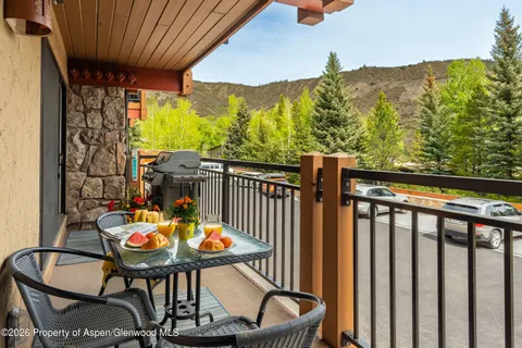 $1,150,000 | 30 Anderson Lane, Unit 806, Snowmass Village, CO 81615