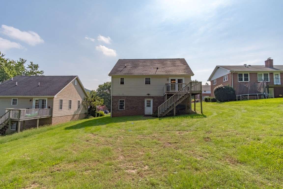 504 Ritchie Boulevard Staunton, VA 24401 - Photo 8 of 50 Gallery Image 8