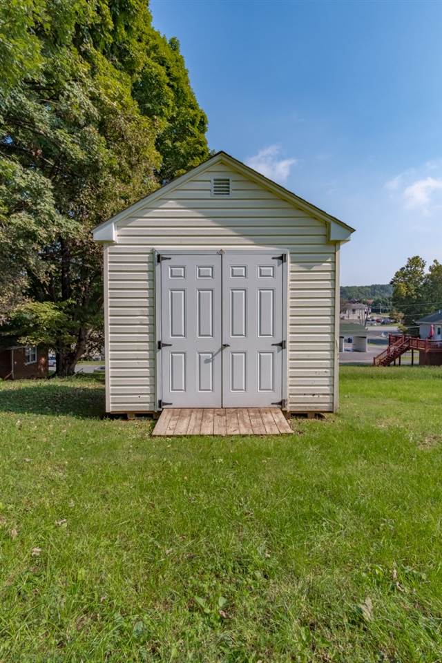 504 Ritchie Boulevard Staunton, VA 24401 - Photo 10 of 50 Gallery Image 10
