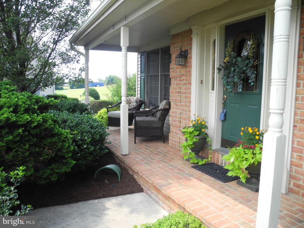 8 Lehigh Court Lititz, PA 17543 - Photo 3 of 46 Gallery Image 3