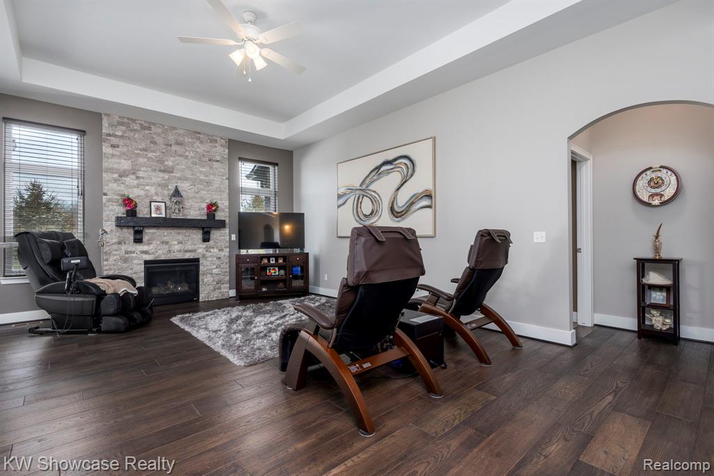 1037 Birkshire Ridge Rochester Hills, MI 48307 - Photo 5 of 44