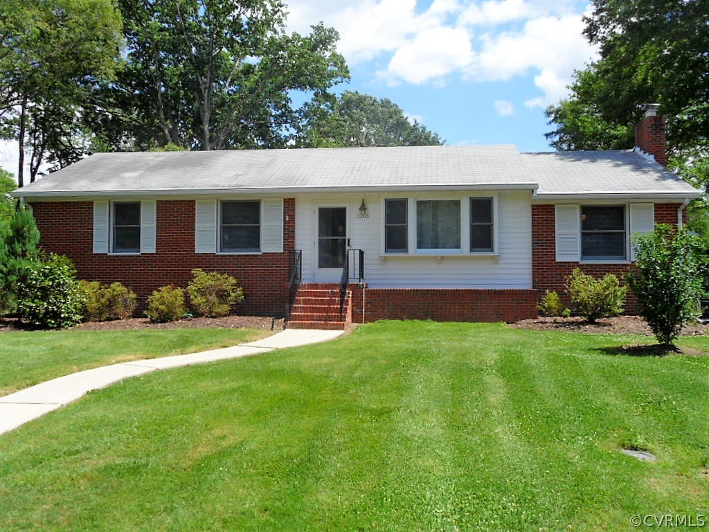 2205 Manlyn Road Richmond, VA 23229 - Photo 1 of 25 Gallery Image 1