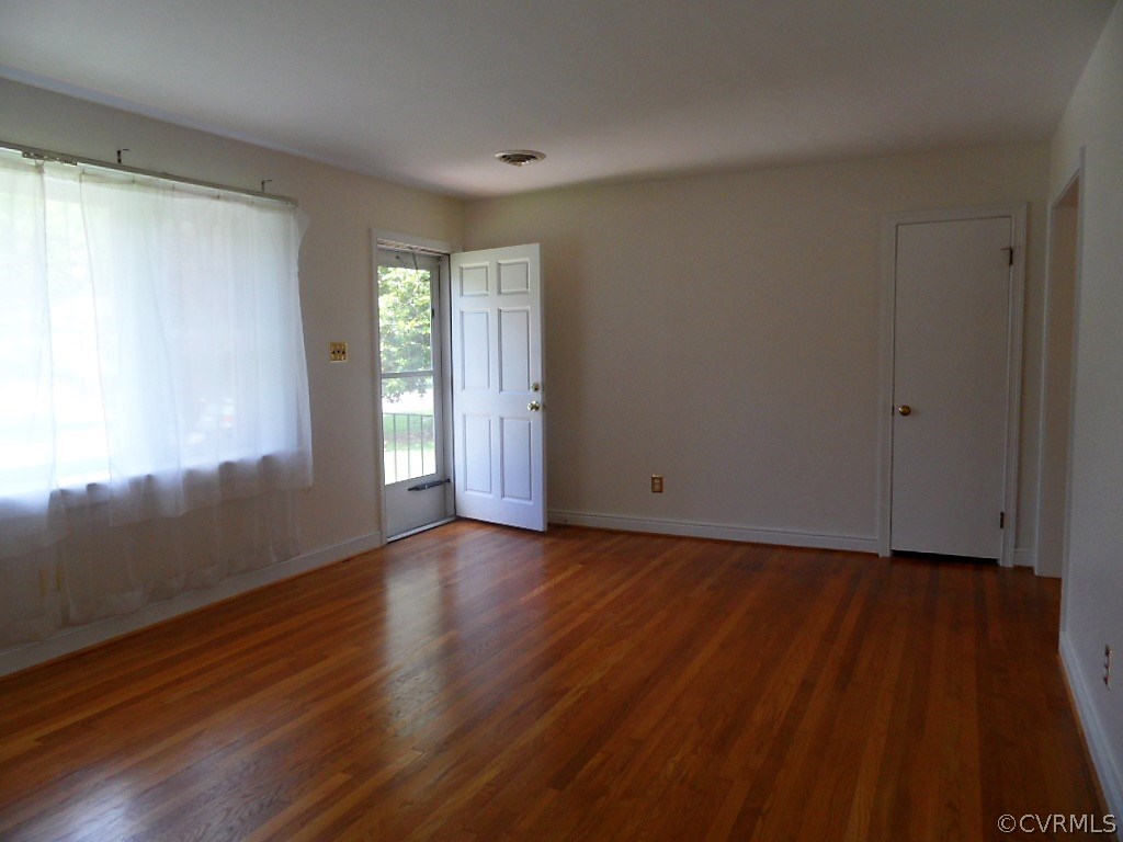 2205 Manlyn Road Richmond, VA 23229 - Photo 3 of 25 Gallery Image 3