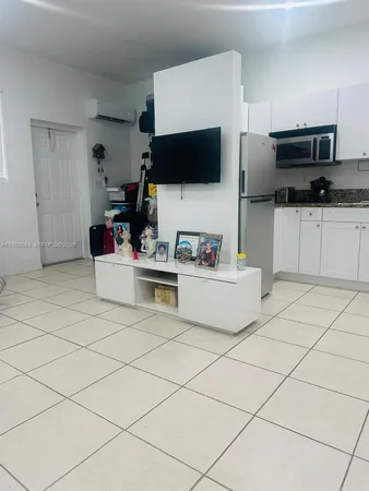 $1,500 | 3482 Southwest 152nd Place, Unit 1, Miami, FL 33185