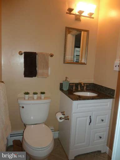 10911 Chandler Road Potomac, MD 20854 - Photo 22 of 25 Bath (Master)