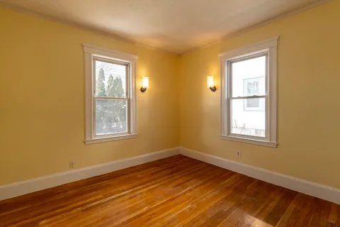 $3,200 | 95 Bourne Street, Unit 1, Boston, MA 02130