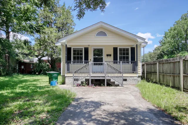 $1,700 | 1028 Duke Street, Georgetown, SC 29440
