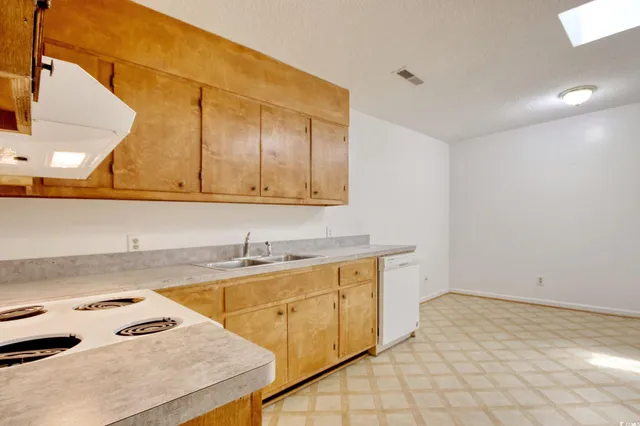 $1,700 | 1028 Duke Street, Georgetown, SC 29440