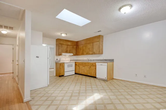 $1,700 | 1028 Duke Street, Georgetown, SC 29440