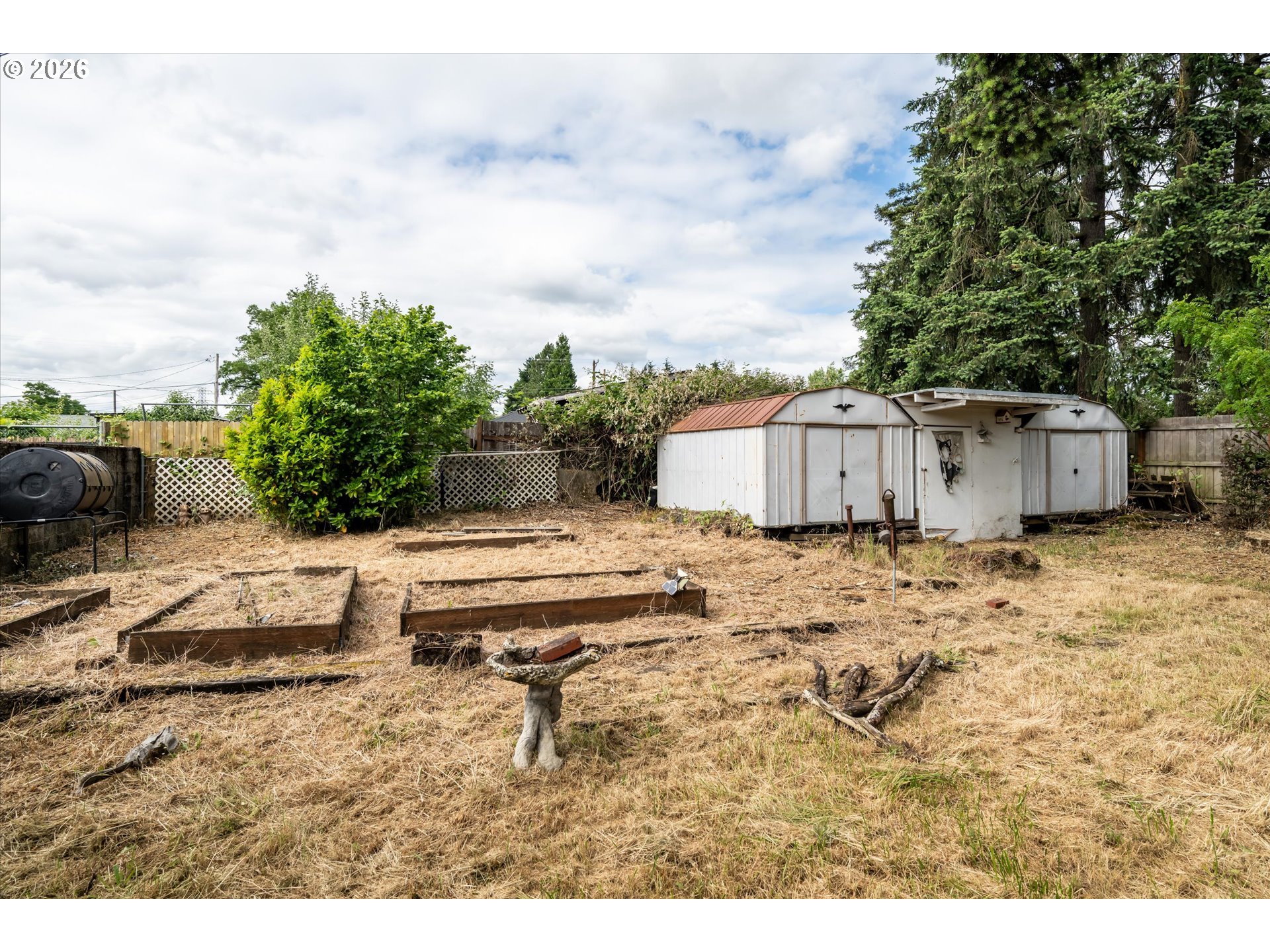 940 West M Street Springfield, OR 97477 - Photo 29 of 32 Garden