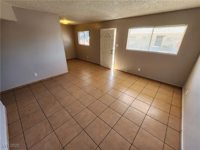 $899 | 2527 Crawford Street, Unit 2, North Las Vegas, NV 89030