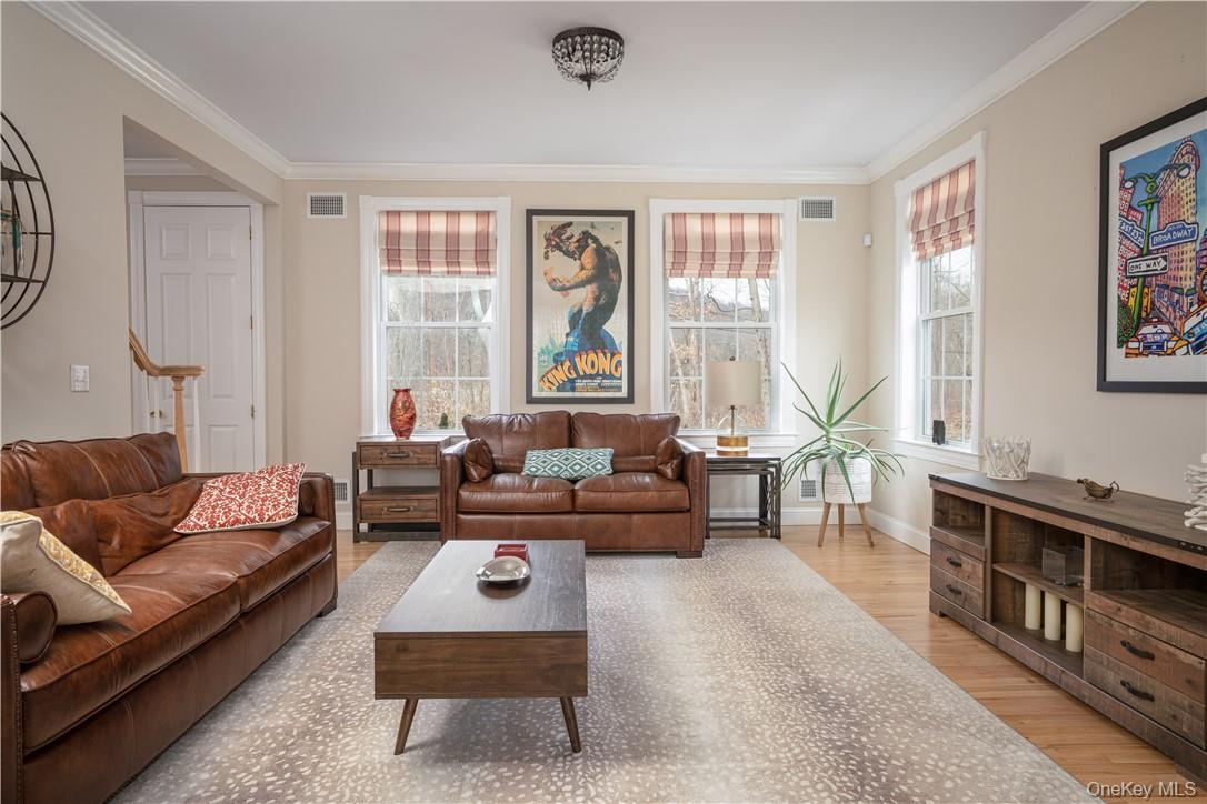 56 Benjamin Meadow Road Tuxedo Park, NY 10987 - Photo 4 of 36