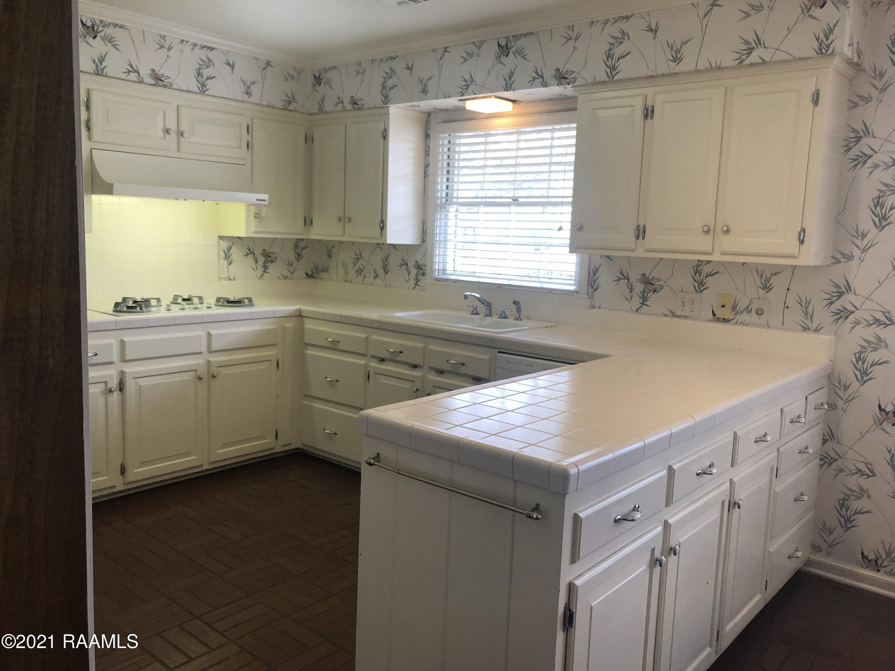 903 Greenbriar Road Lafayette, LA 70503 - Photo 2 of 7 IMG-6175