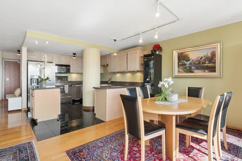 $875,000 | 155 North Harbor Drive, Unit 41014102, Chicago, IL 60601