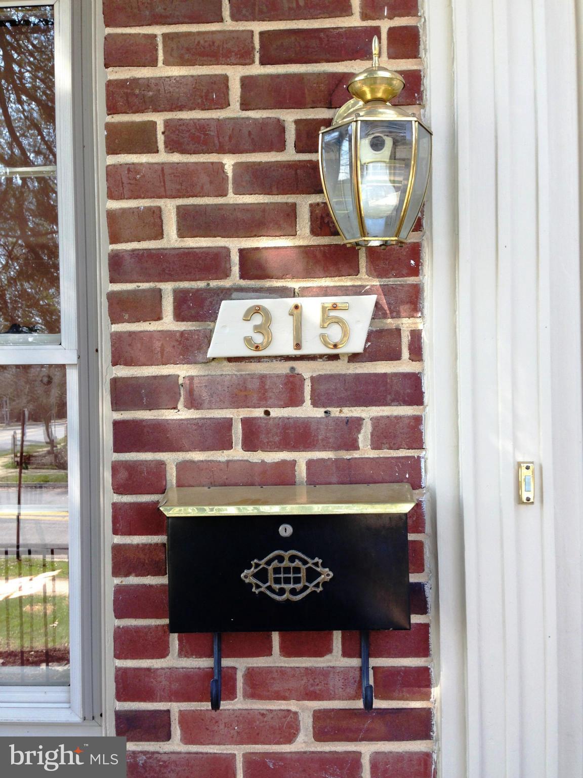 315 Stanmore Road Baltimore, MD 21212 - Photo 3 of 30 Classic Light Fixture and Mailbox!
