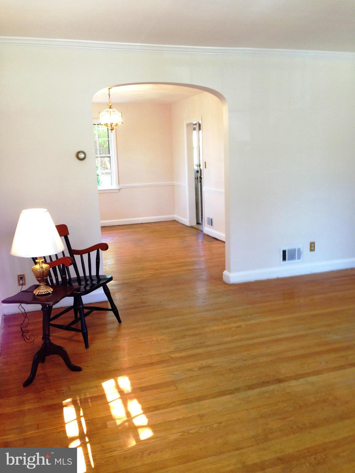 315 Stanmore Road Baltimore, MD 21212 - Photo 5 of 30 Fresh Paint Throughout the Whole House!