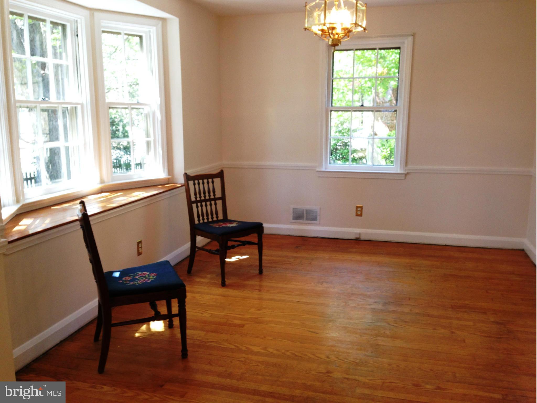 315 Stanmore Road Baltimore, MD 21212 - Photo 7 of 30 Dining Room with Large Bay Window!