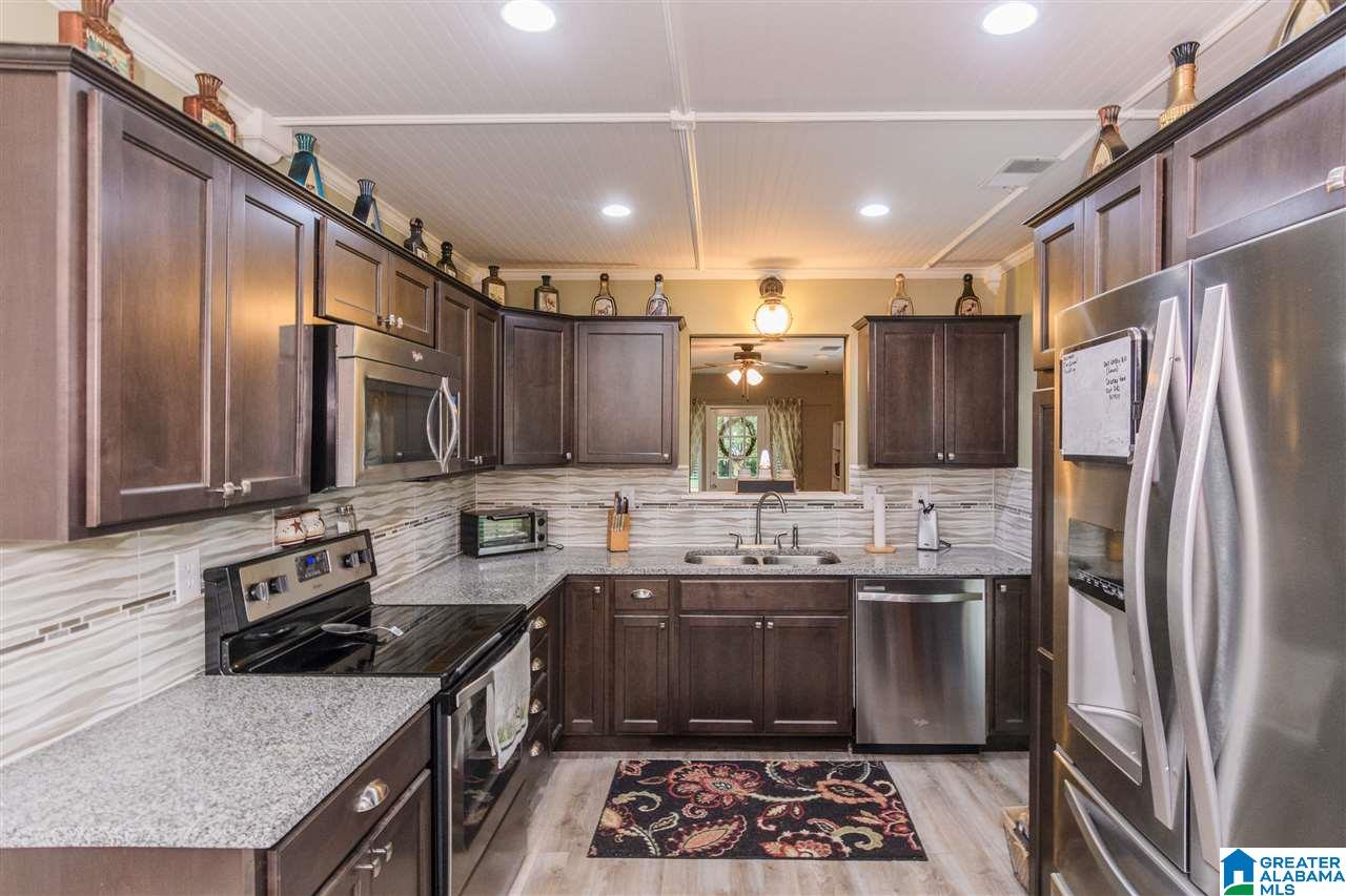 124 Mission Circle South Alabaster, AL 35007 - Photo 2 of 36
