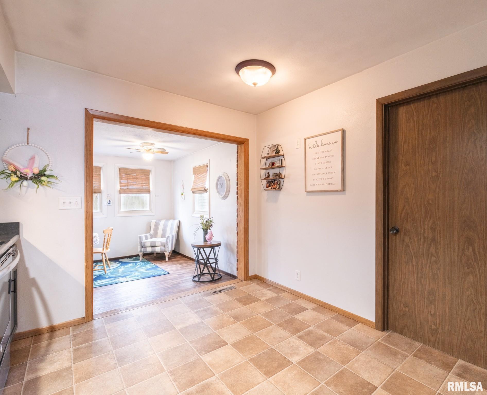 803 Prairie Lane Manito, IL 61546 - Photo 16 of 36 Gallery Image 16