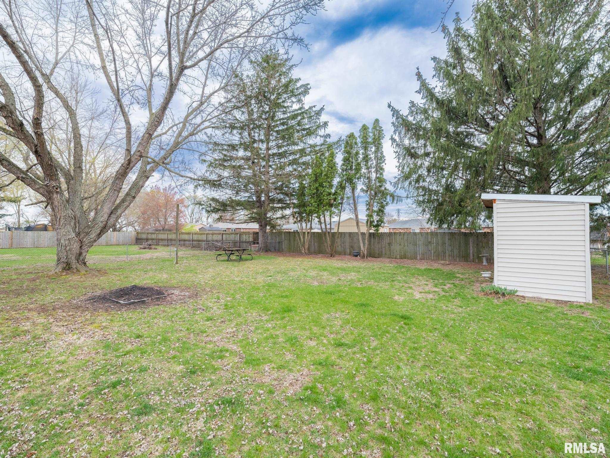 803 Prairie Lane Manito, IL 61546 - Photo 8 of 36 Gallery Image 8