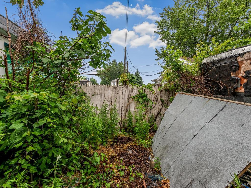 901 Harding Park Bronx, NY 10473 - Photo 22 of 24