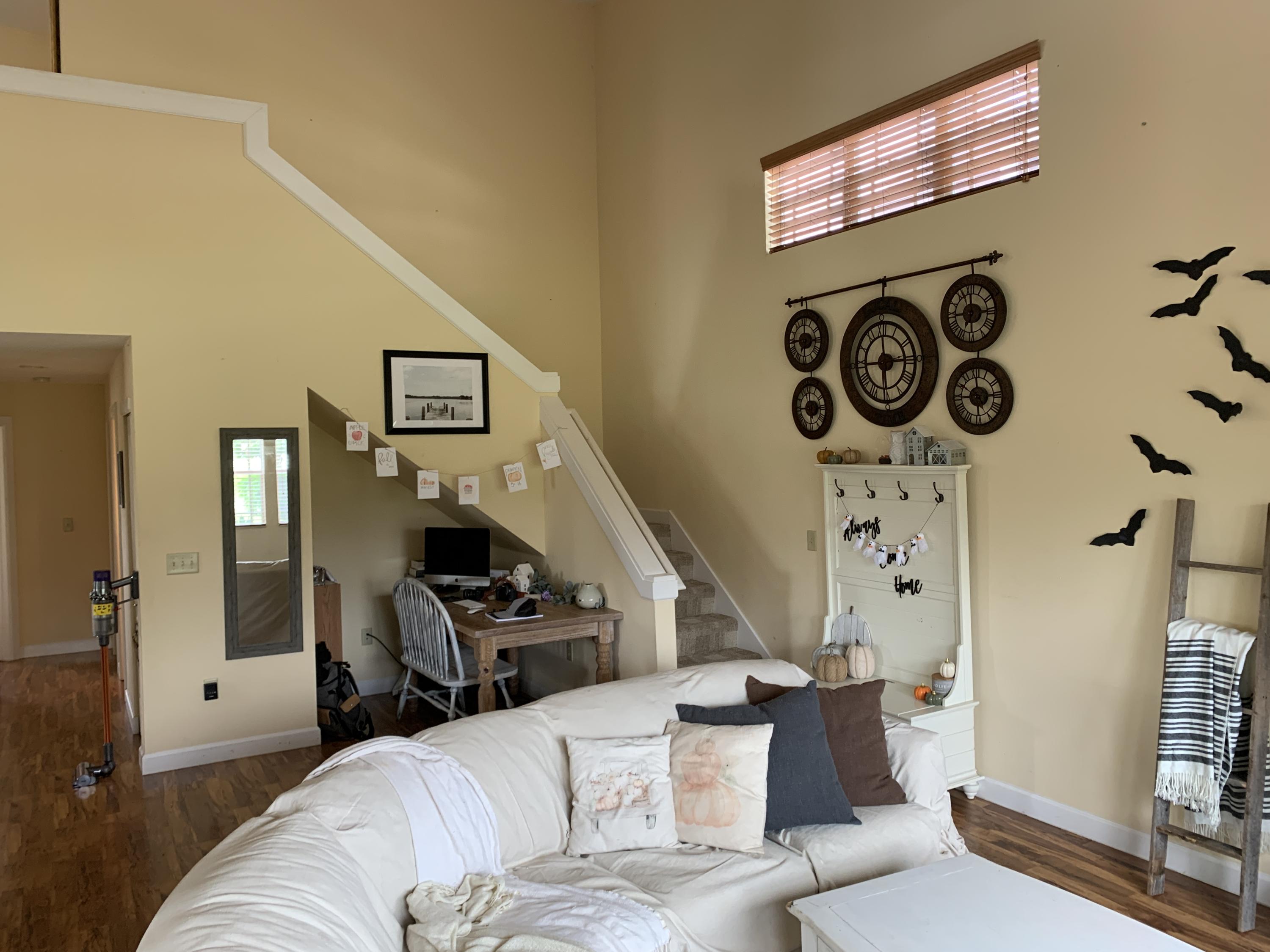 4334 Highway 441, Unit 22 Okeechobee, FL 34974 - Photo 13 of 31 LIV-RM-STAIRS-IMG_1022