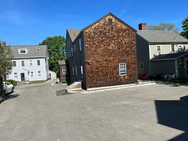 $3,250 | 8 Morse Court, Unit B, Manchester, MA 01944