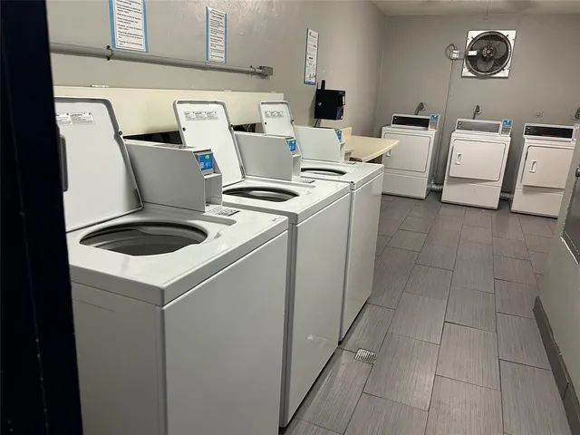 $1,400 | 7807 Golf Cir Drive, Unit 205, Margate, FL 33063