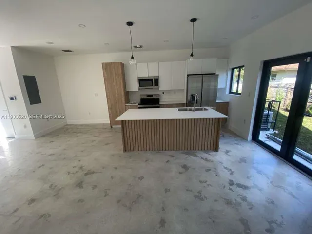 $2,700 | 6233 Northwest 20th Avenue, Unit B, Miami, FL 33147