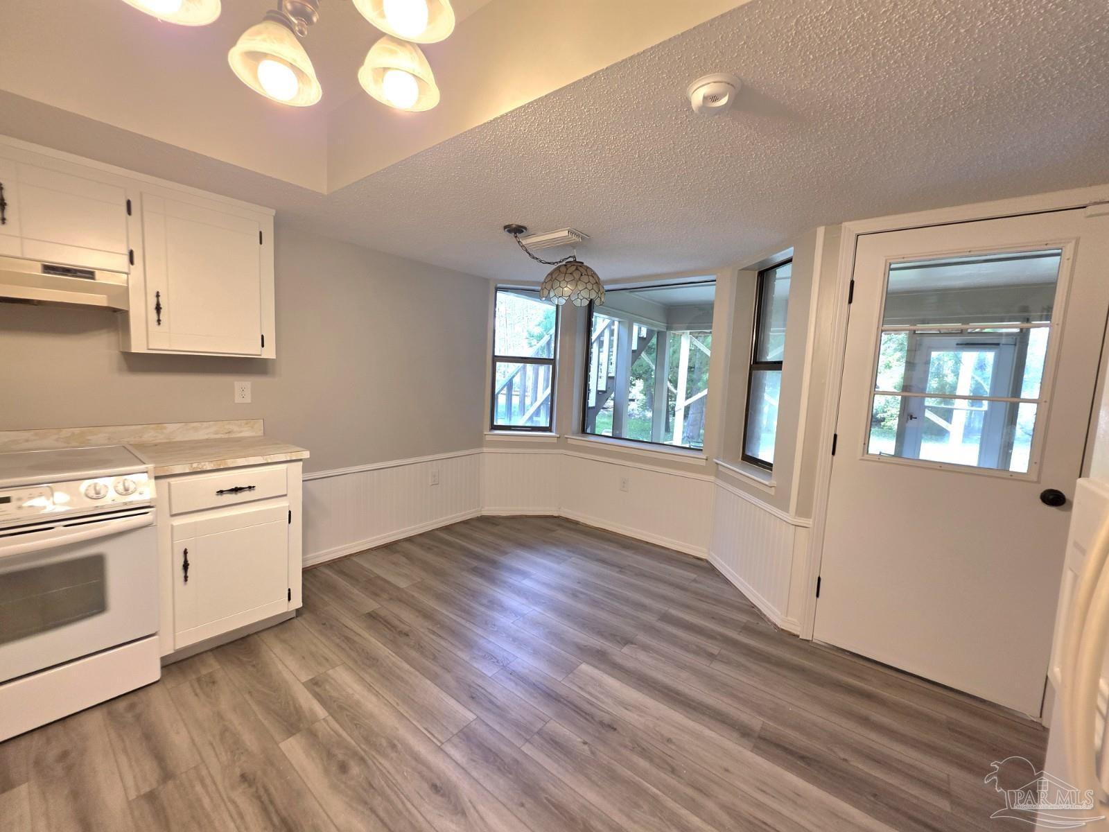 550 Riola Place Pensacola, FL 32506 - Photo 4 of 37 Gallery Image 4