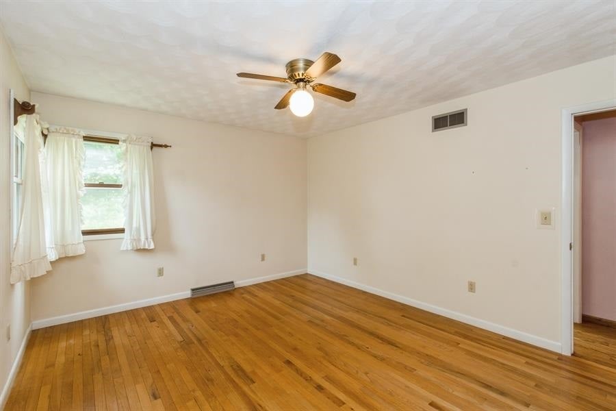 2939 Johnson Cedar Road Northeast Iowa City, IA 52240 - Photo 13 of 39 Gallery Image 13