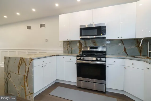 $299,900 | 714 Watkins Street, Philadelphia, PA 19148