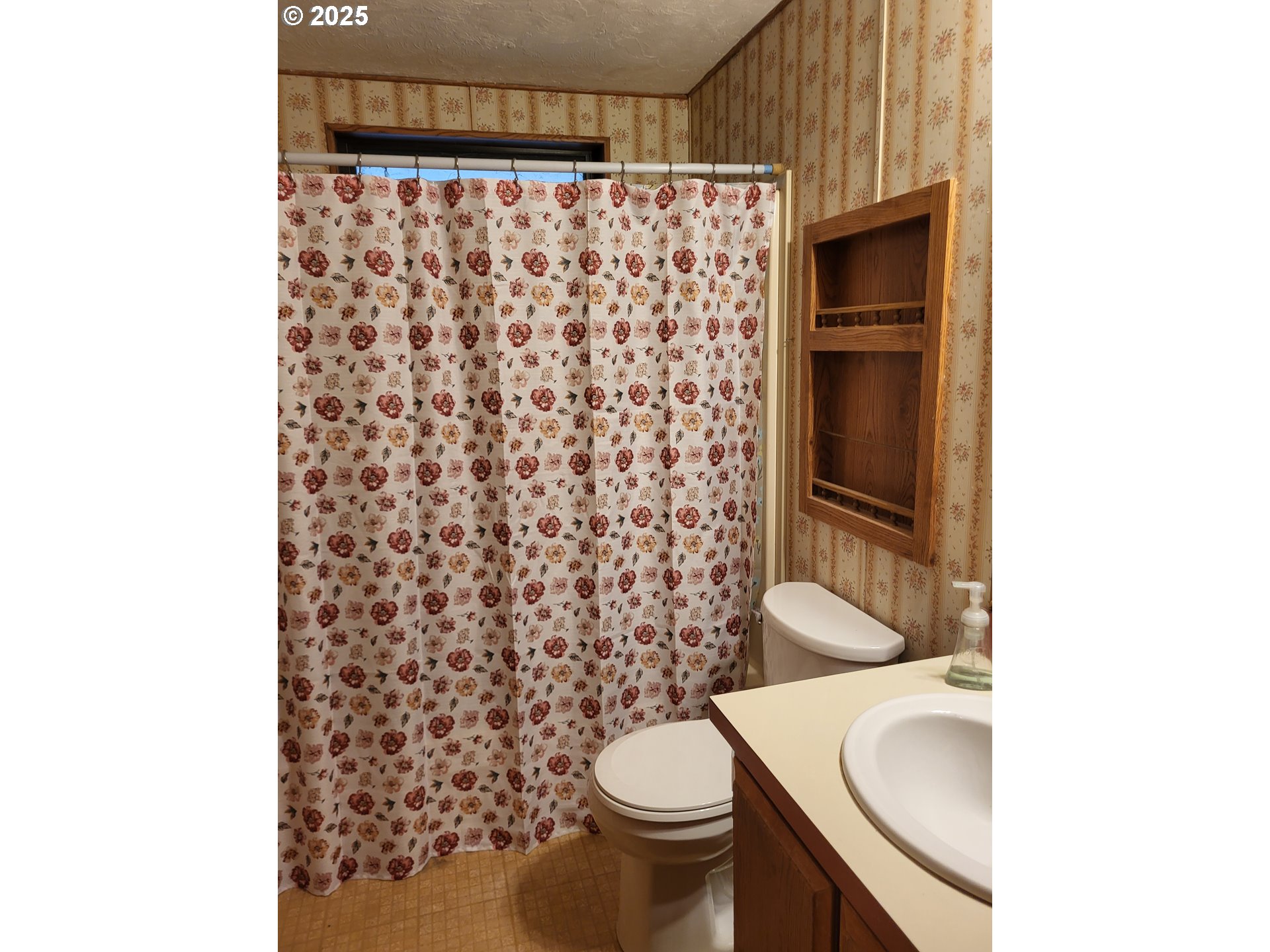 3250 Fisher Road Roseburg, OR 97471 - Photo 3 of 19 Gallery Image 3